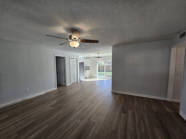 Photo - 307 Hildred Ave