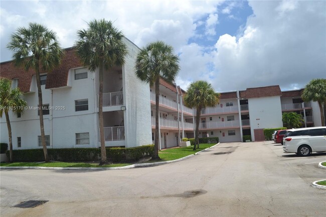 Building Photo - 8000 Lagos De Campo Blvd Unit A-106 Rental