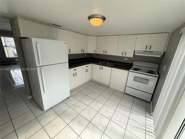 Photo - 420 NE 18th Ave