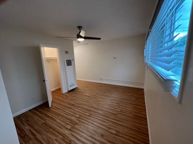 Photo - 4710 Vantage Ave