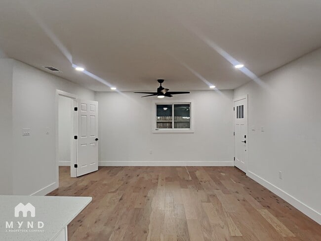 Photo - 1603 Rutland Dr Unit B