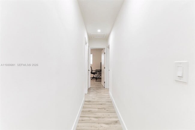 Photo - 2911 NW 5th Ct