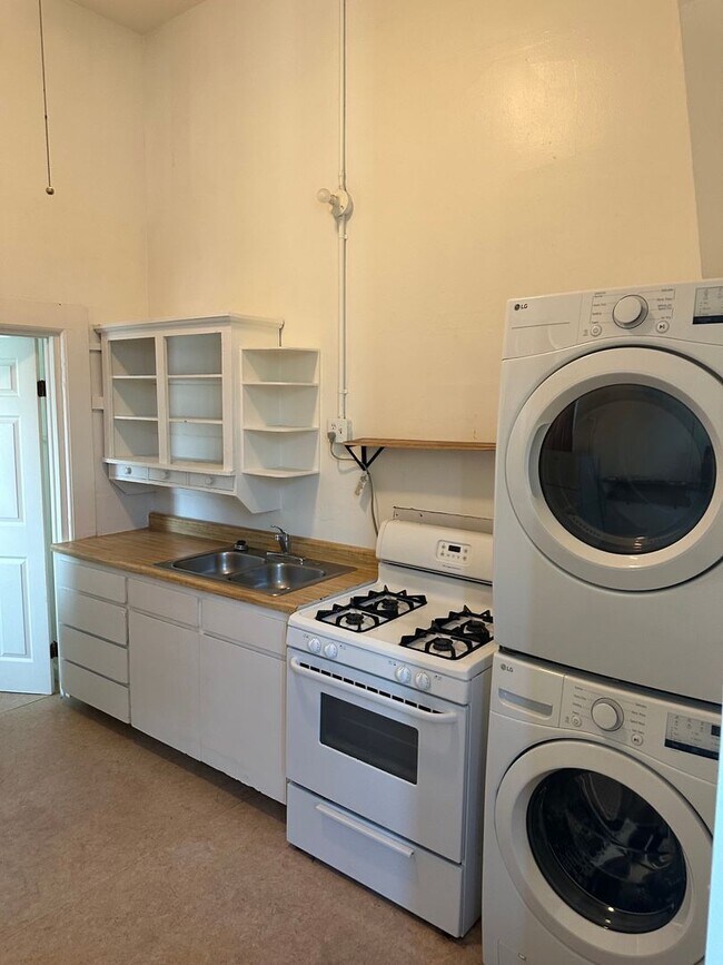 Photo - 734-734 W 4th St Unidad 734 W 4th St