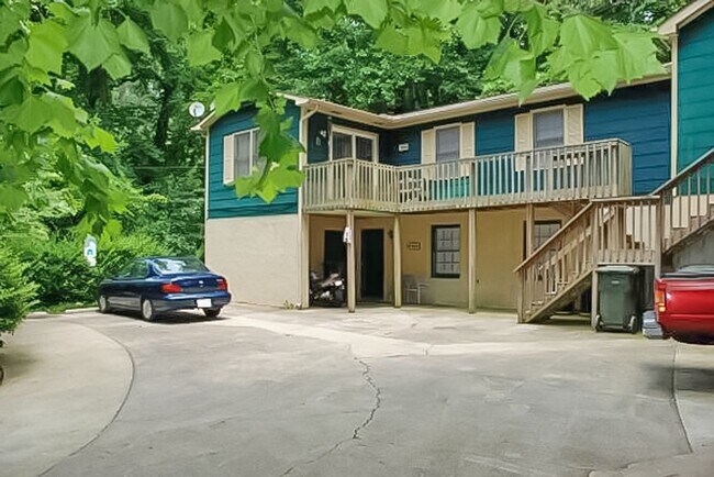 Building Photo - CARLTON1223-1227 Unit 1225