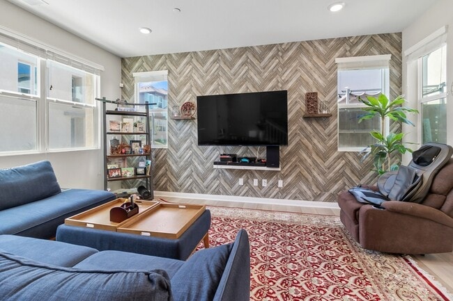 Photo - 1789 Whitmore Lp