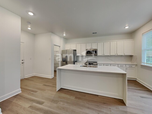 1589 Aquamarine Dr