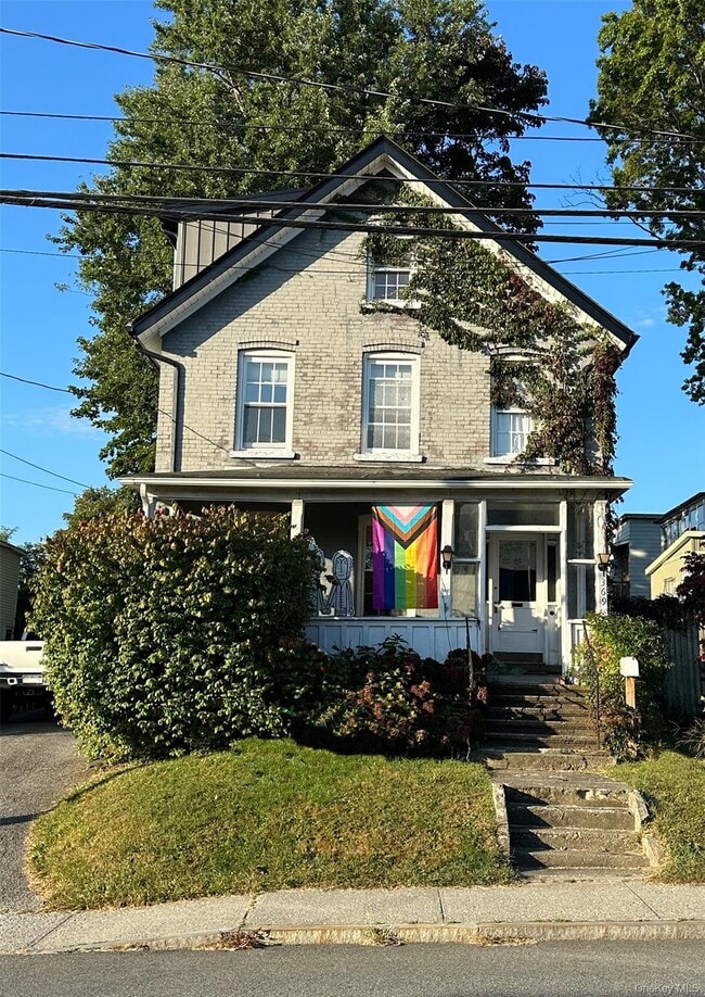 Photo - 369 Verplanck Ave