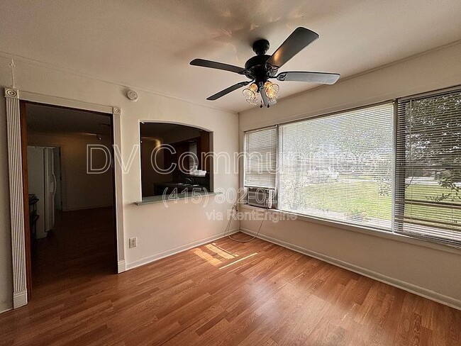 Photo - 817 Westmont Dr