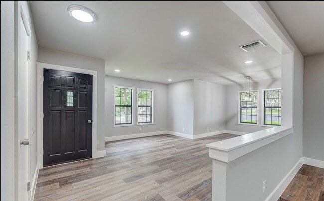Photo - 850 Timber Dr