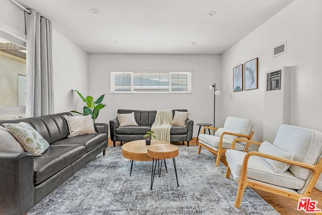 Photo - 15006 Burin Ave