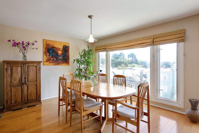 Photo - 130 Granville Way