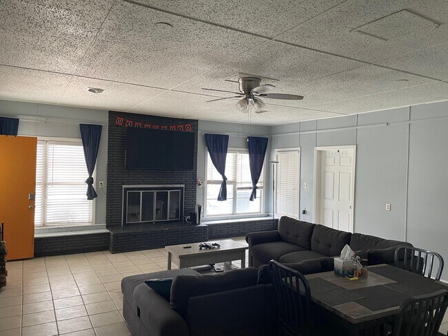 Photo - 2306 28th St
