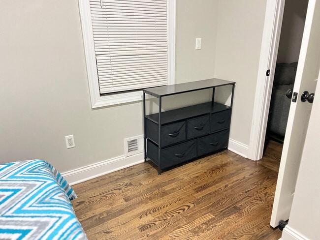 Photo - 941 Valley St