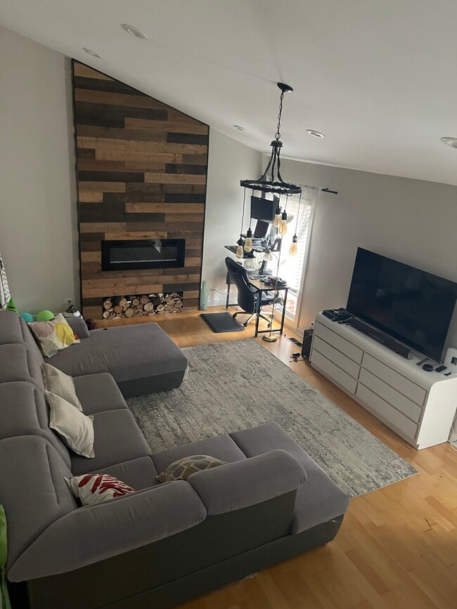 Building Photo - 1160 Osterman Ave Rental