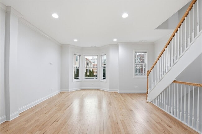 Photo - 2340 W Adams St