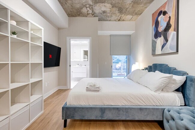 Photo - 742 Rue William Unit FL1-ID1254788P