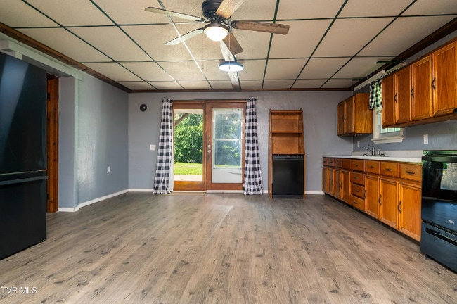 Photo - 121 Dee Runion Rd