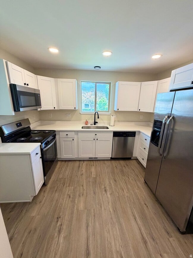 Photo - Modern & Updated Living in the Heart of Draper