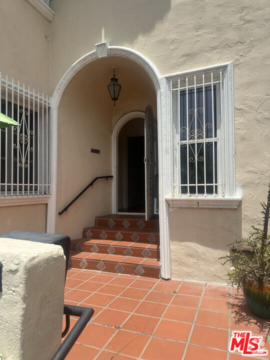 Building Photo - 8381 4th St Rental