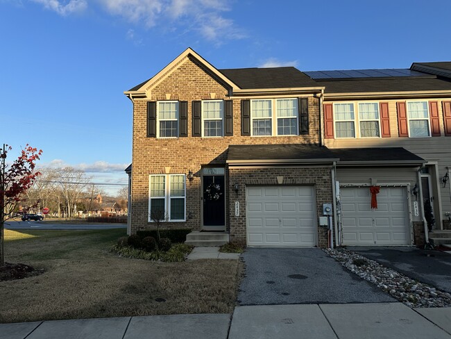 Building Photo - 2437 Baileys Pond Rd Rental
