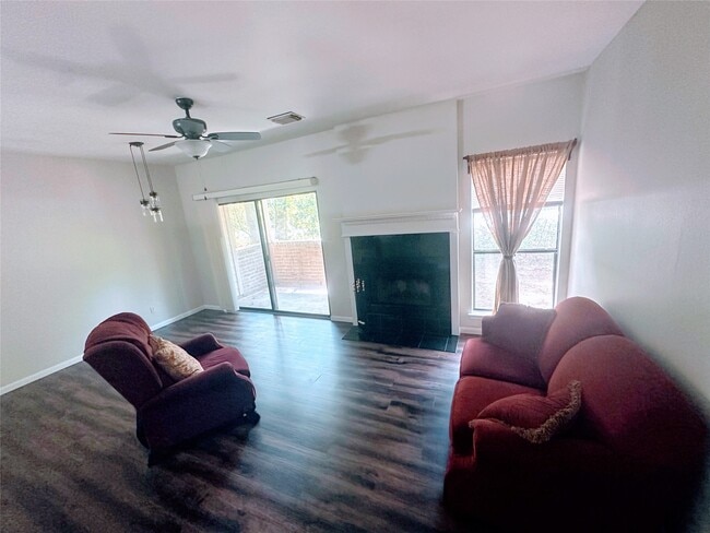 Building Photo - 3500 Tangle Brush Dr Unit 187 Rental
