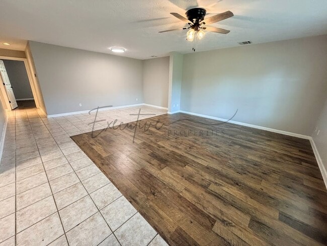 Photo - Spacious 3BR/2BA Duplex Near McNeese