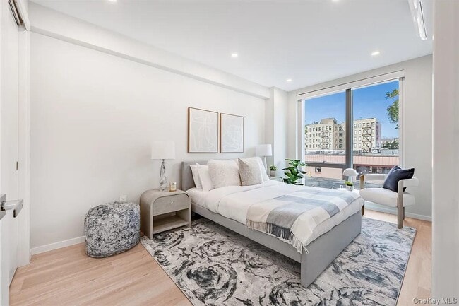 Building Photo - 45-07 45th St Unit 4D