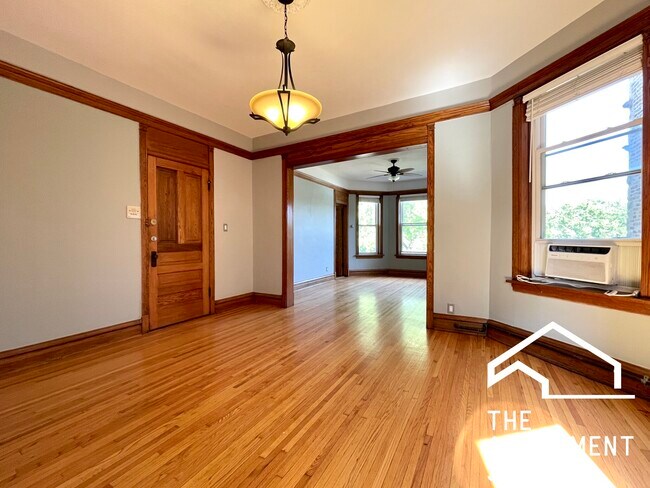 Building Photo - 2641 W Logan Blvd Unit 2 Rental