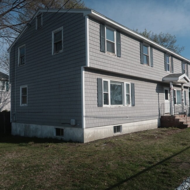 Building Photo - 54 Ballard St