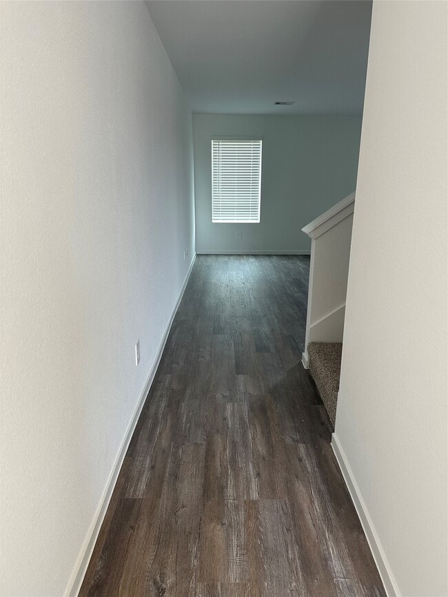 Photo - 18265 Descartes St