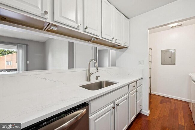 Photo - 706 Woodhollow Dr