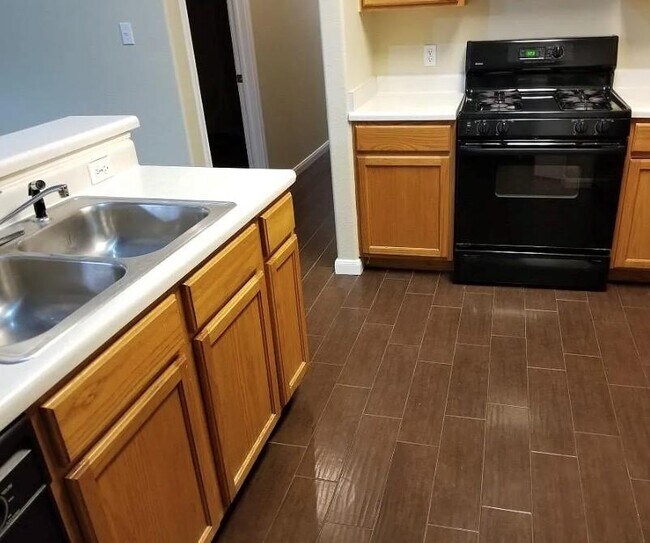 Photo - 2801 Southampton Way