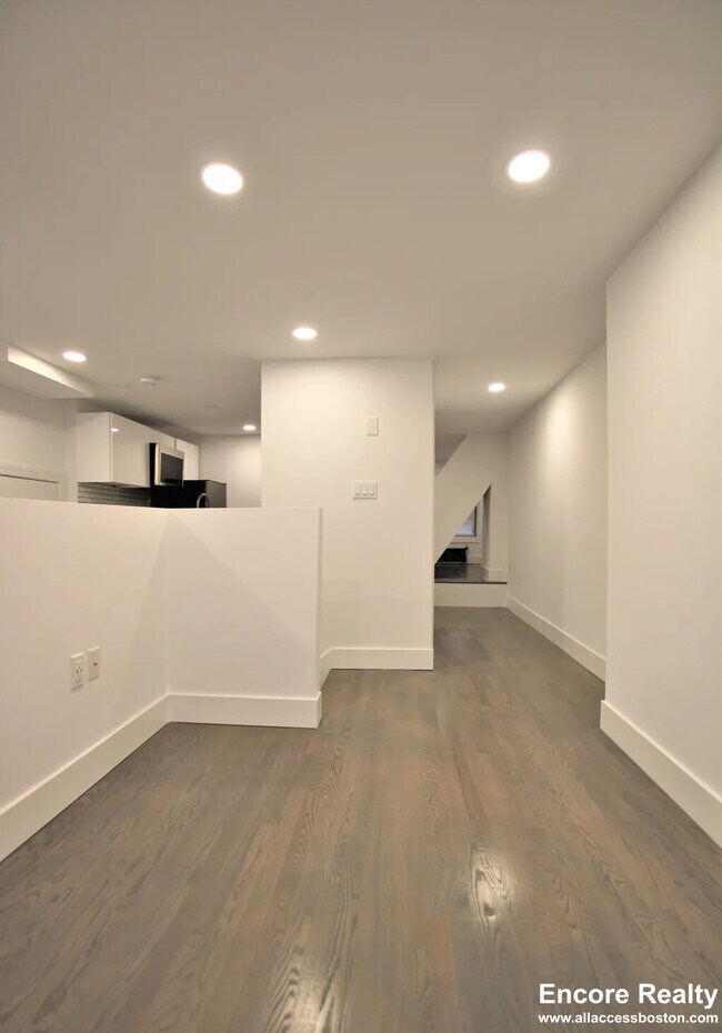 Photo - 27 Phillips St Unit 1