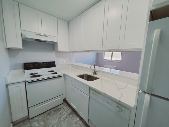 Building Photo - 49 Day St Unit 3