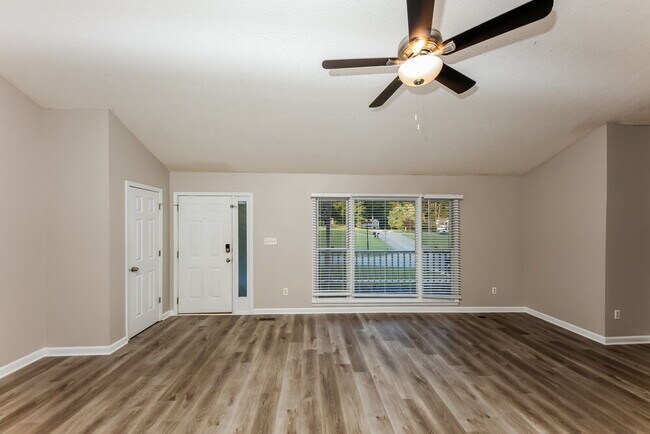 Photo - 524 Legacy Park Dr