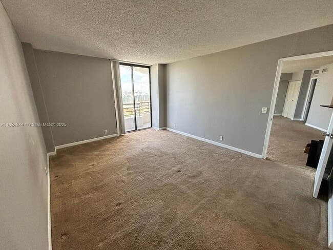 Photo - 3300 NE 191st St Unidad 1915