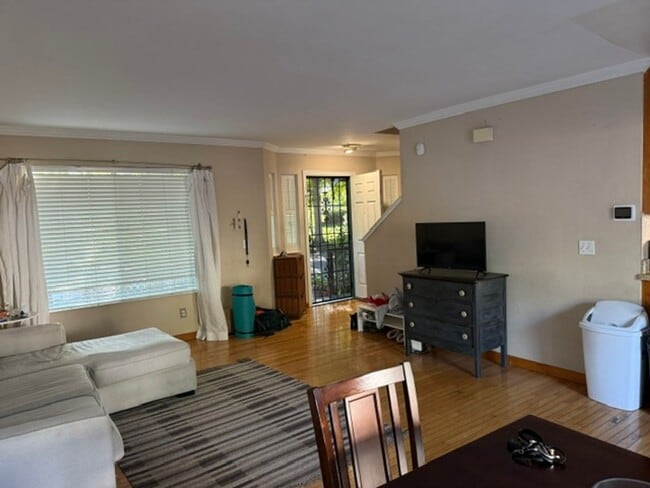 Photo - 8908 Gravenstein Way