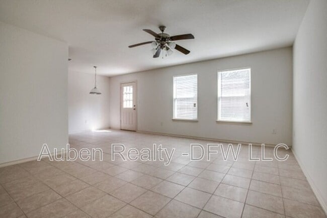 Photo - 909 Parkplace Ridge