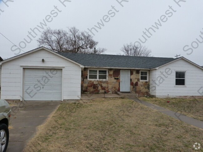 Building Photo - Charming two bedroom home