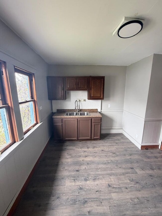 Photo - 9529 Mt Auburn Ave Unidad Upper