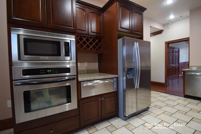 9 Strathmore Rd Unit 3