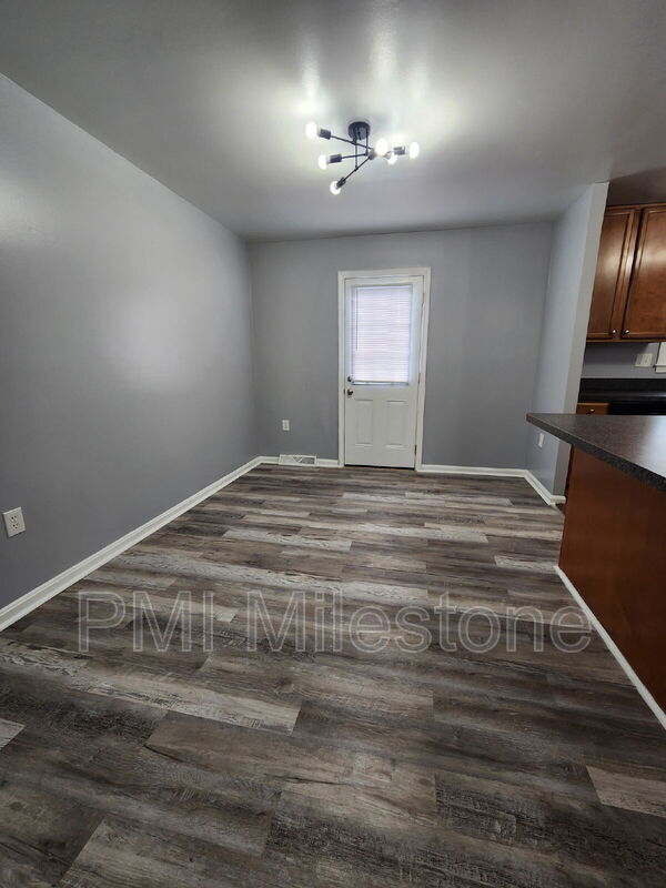 Photo - 3333 Swann Rd