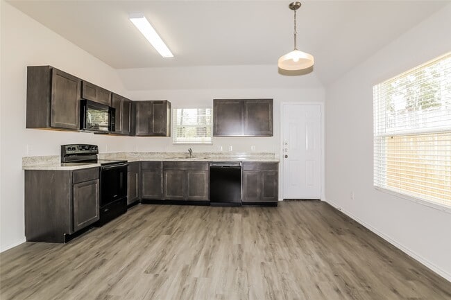 Photo - 220 Pronghorn Dr