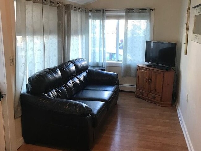 3 Q St Unit B