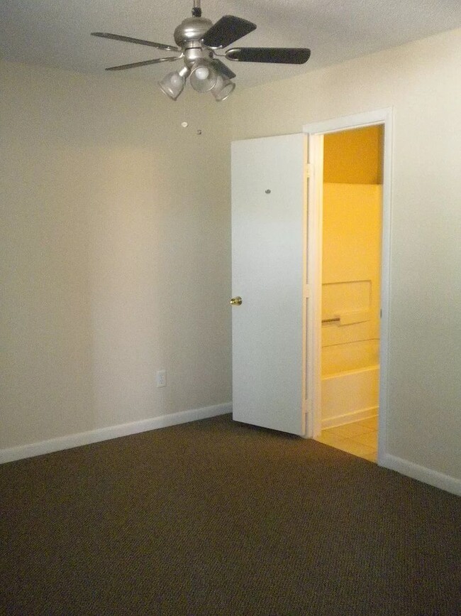 Photo - 4 bedroom Condo within Walking Distance to Lake Johnson and 5 mins to NC State