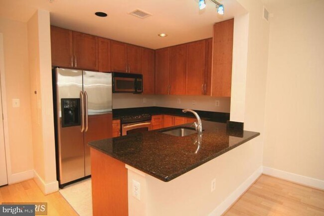 Photo - 4101 Albemarle St NW Apartment Unit 511