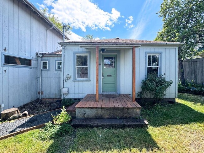 Photo - 310 1/2 East 31st Avenue