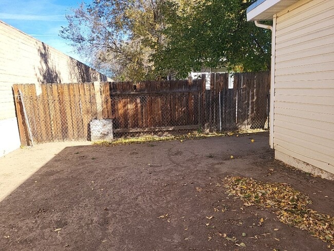 Photo - 1680 Gault Way