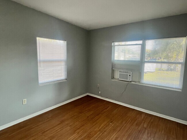 Photo - 2338 Shenandoah Rd Unit B