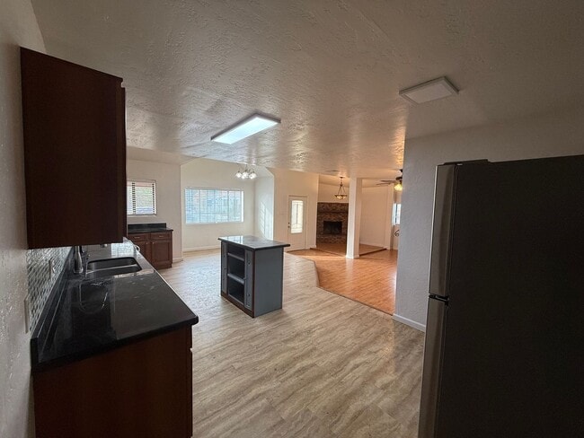 Photo - 4 Bedroom Home in Historic Central Phoenix | All Utilities Included